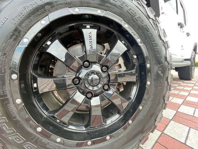 ●18インチアルミホイール:輸入車ならではの卓越した走りを支えるホイールと足回りです!日本車の走りに慣れている方にもぜひ体感して頂きたいほど、高いレベルでまとまっています!