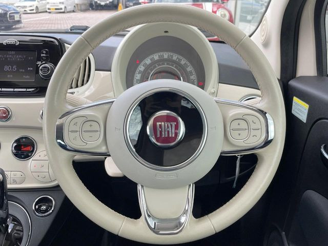 ���}���`�t�@���N�V�����X�e�A�����O:�n���h���̍��E�̃{�^���ŃI�[�f�B�I�̑I���≹�ʂ̒��߂��\�ł��B�n���h�����������������ł���̂ň��S�ł��ˁ�