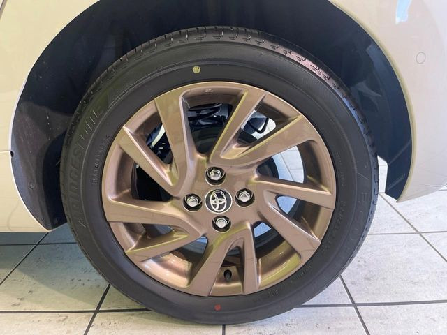 �y����16�C���`�A���~�z�C�[���z�O�ςɃ}�b�`���������A���~�z�C�[���𑕒����Ă���܂��B�e��ЊO�A���~�z�C�[����A�X�^�b�h���X�^�C�����戵�����Ă���܂��B���񂲑��k����������