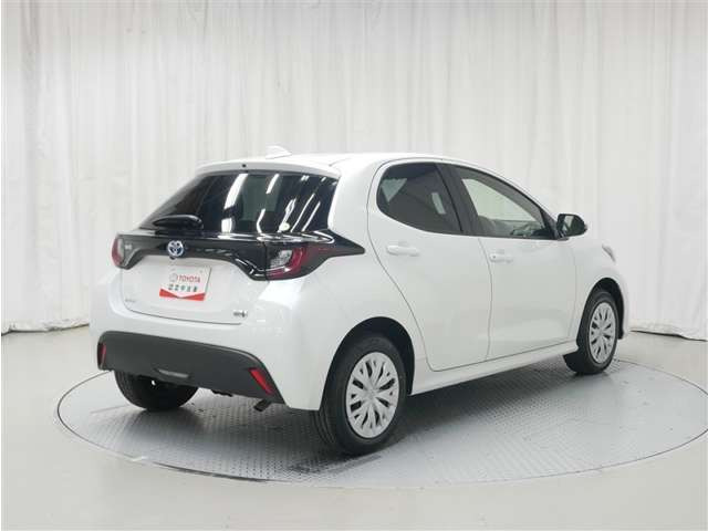 ヤリス1.5 ハイブリッド X E-Four 4WD