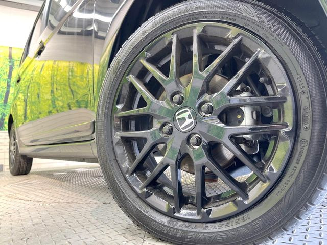 �y�����A���~�z�C�[���z�O�ςɃ}�b�`���������A���~�z�C�[���𑕒����Ă���܂��B�e��ЊO�A���~�z�C�[����A�X�^�b�h���X�^�C�����戵�����Ă���܂��B���񂲑��k����������