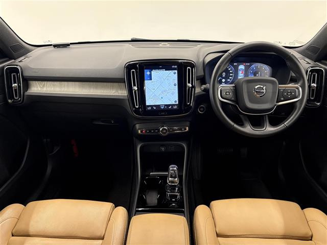 XC40T4 AWD インスクリプション 4WD
