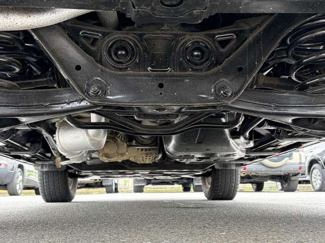 �N���J��SUV�̂ق��ɂ��A���t�@�[�h�E�G���O�����h�E�Z���i�E�X�e�b�v���S���E���H�N�V�[�E���F���t�@�C�A�E�I�f�b�Z�C�E�A���Ԃ��|���V�F�J�C�G�� �~�j�N���X�I�[�o�[�I�[��4 �L���v�e�B�o���݌ɂ��Ă���܂�