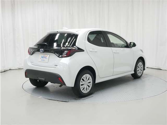 ヤリス1.5 ハイブリッド X E-Four 4WD