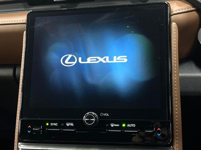 �y9.8�C���` �f�B�X�v���C�I�[�f�B�I�z���ʂ̃f�B�X�v���C��AppleCarPlay��AndroidAuto�����p�\�B�傫�ȉ�ʂŃX�}�z�i�r�A�v���������p���������܂���