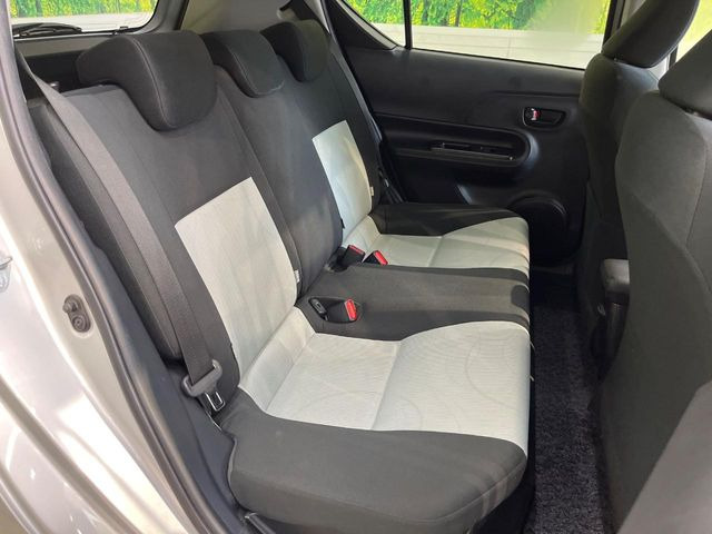 �R���p�N�g�J�[�ł����A�Z�J���h�V�[�g�͏\���ȍL����������K�ɂ���肢�������܂���V�[�g��|���đ傫�ȉו���ς񂾂�ƁA�p�r�̕����L��1��ł��B
