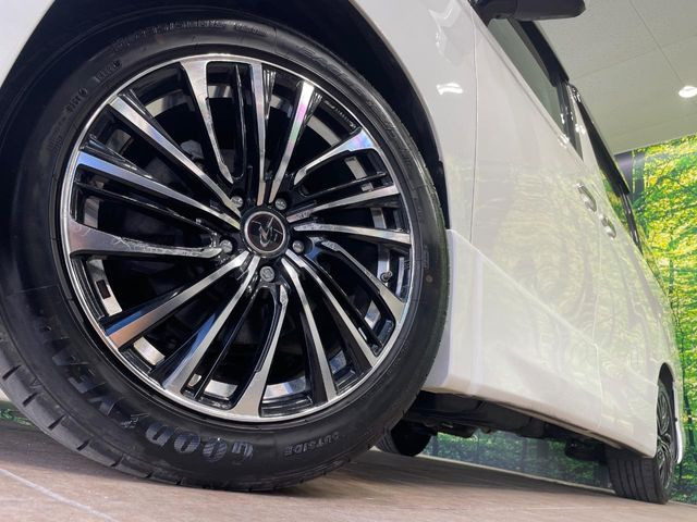 �y18�C���`�A���~�z�C�[���z�O�ςɃ}�b�`�����A���~�z�C�[���𑕒����Ă���܂��B�e��A���~�z�C�[����A�X�^�b�h���X�^�C�����戵�����Ă���܂��B���񂲑��k����������