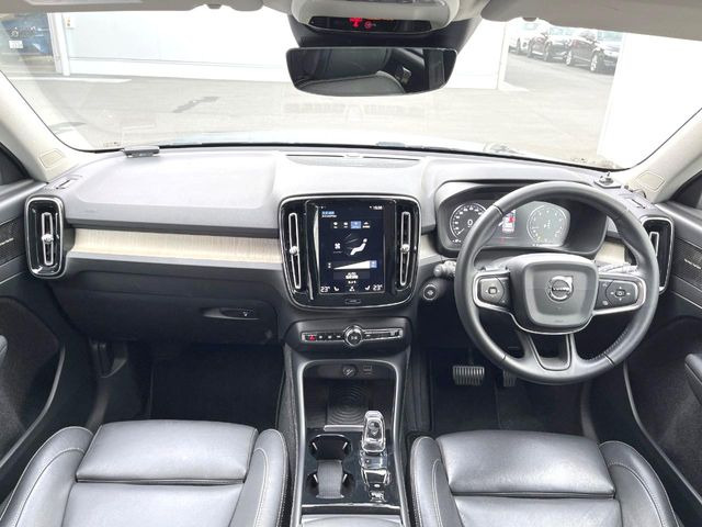 XC40T4 AWD インスクリプション 4WD