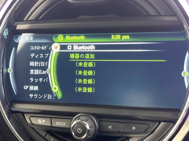 ��Bluetooth:���莝���̃X�}�[�g�t�H���ȂǂƐڑ����A�n���Y�t���[�ʘb��Տꊴ����~���[�W�b�N�Đ������y���݂��������܂��B�����ڑ��ł��̂Ŕς킵��������܂����