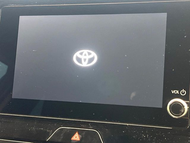 �y8�C���` �f�B�X�v���C�I�[�f�B�I�z���ʂ̃f�B�X�v���C��AppleCarPlay��AndroidAuto�����p�\�B�傫�ȉ�ʂŃX�}�z�i�r�A�v���������p���������܂���
