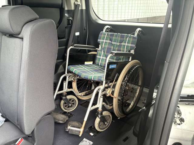 ノア2.0 X ウェルキャブ 車いす仕様 タイプII サードシート付 ショートスロープ