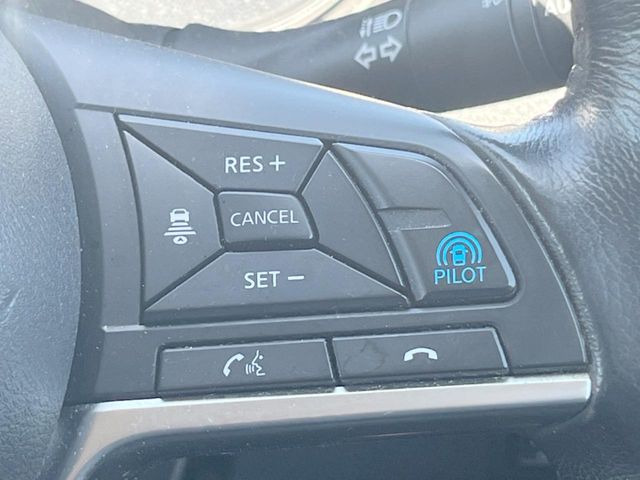 【プロパイロット】高速道路での長距離走行が楽に!!渋滞時と巡回走行のシーンで、アクセル・ブレーキ・ステアリングを自動で制御し、長距離運転の負担を軽減してくれます♪
