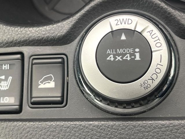 �y�I�[�����[�h4&times;4�z2WD/4WD���[�h����y�ɐ؂�ւ��\�B�R��d����2WD�A�X�^�b�N���ɖ𗧂�LOCK�AAUTO���[�h�ł�4WD�̔z���������Œ������A�H�ʏ󋵂��킸���肵��������T�|�[�g�B