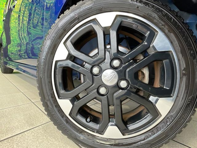 �y15�C���`�A���~�z�C�[���z�O�ςɃ}�b�`�����A���~�z�C�[���𑕒����Ă���܂��B�e��A���~�z�C�[����A�X�^�b�h���X�^�C�����戵�����Ă���܂��B���񂲑��k����������