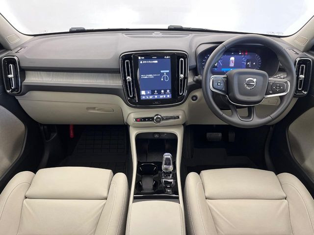 XC40ウルトラ B4 AWD 4WD