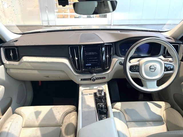 XC60リチャージ アルティメット T6 AWD PHEV 4WD