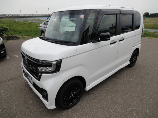 N-BOXカスタムL スタイルプラス ブラック 4WD