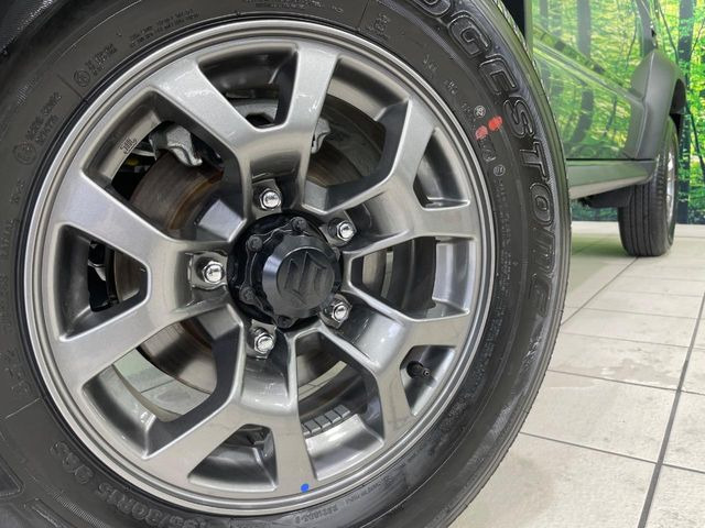 �y����15�C���`�A���~�z�C�[���z�O�ςɃ}�b�`���������A���~�z�C�[���𑕒����Ă���܂��B�e��ЊO�A���~�z�C�[����A�X�^�b�h���X�^�C�����戵�����Ă���܂��B���񂲑��k����������