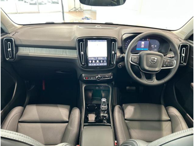 XC40ウルトラ B4 AWD 4WD