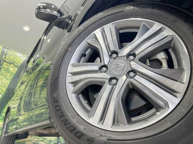 �y����16�C���`�A���~�z�C�[���z�O�ςɃ}�b�`���������A���~�z�C�[���𑕒����Ă���܂��B�e��ЊO�A���~�z�C�[����A�X�^�b�h���X�^�C�����戵�����Ă���܂��B���񂲑��k����������