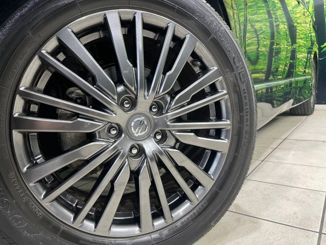 �y����18�C���`�A���~�z�C�[���z�O�ςɃ}�b�`���������A���~�z�C�[���𑕒����Ă���܂��B�e��ЊO�A���~�z�C�[����A�X�^�b�h���X�^�C�����戵�����Ă���܂��B���񂲑��k����������