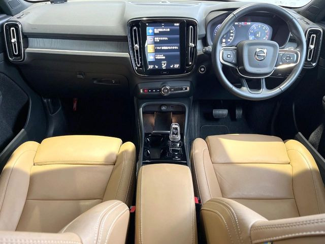 XC40B4 AWD インスクリプション 4WD