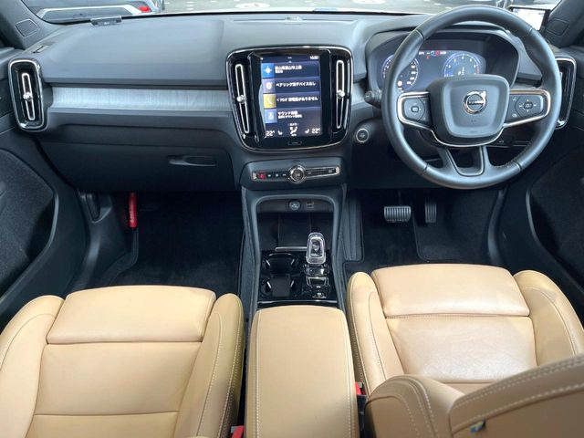 XC40B4 AWD インスクリプション 4WD