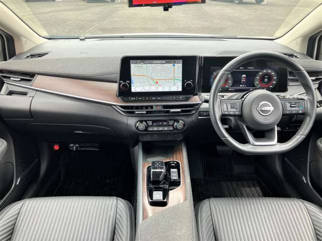ノートオーラ1.2 G FOUR レザーエディション 4WD