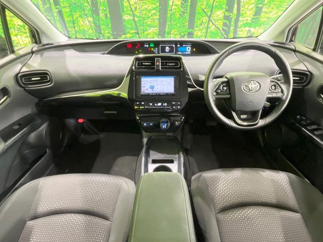 プリウス1.8 S
