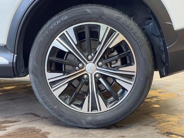�y����18�C���`�A���~�z�C�[���z�O�ςɃ}�b�`���������A���~�z�C�[���𑕒����Ă���܂��B�e��ЊO�A���~�z�C�[����A�X�^�b�h���X�^�C�����戵�����Ă���܂��B���񂲑��k����������