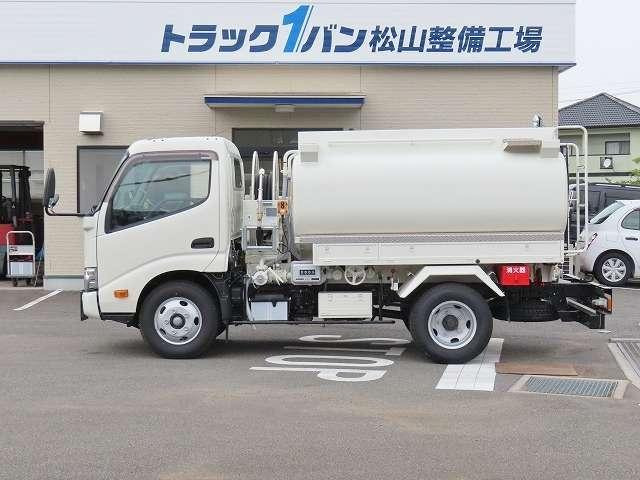 デュトロタンクローリー車