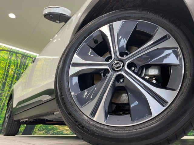 �y����17�C���`�A���~�z�C�[���z�O�ςɃ}�b�`���������A���~�z�C�[���𑕒����Ă���܂��B�e��ЊO�A���~�z�C�[����A�X�^�b�h���X�^�C�����戵�����Ă���܂��B���񂲑��k����������