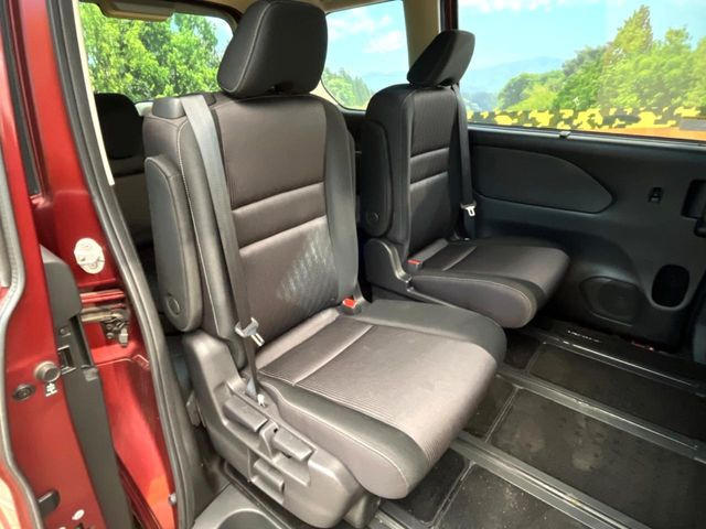 ���ڒ����̓E�H�[�N�X���[�ƂȂ��Ă���܂��B���ڂƎO��ڂ̈ړ�����~�肪�Ƃ��Ă��y�ɂȂ�̂ŁA���~��̍ۂ��X�g���X�������邱�Ƃ͂���܂����