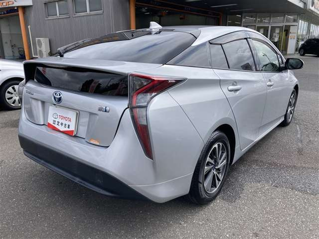 プリウス1.8 S