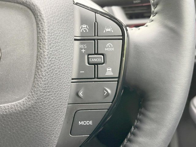 【レーダークルーズコントロール】高速道路での長距離走行が楽に!!自動で速度を保つクルーズコントロールが、衝突軽減システムと連携し、前方の車両を感知して車間を保つように速度調節してくれます!!