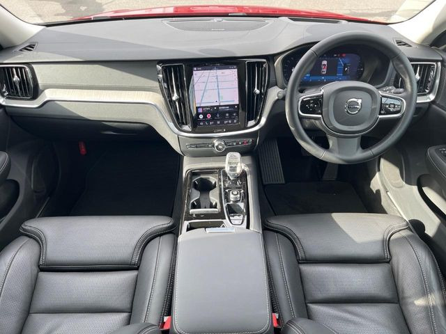 V60リチャージ PHEV T6 AWD アルティメット 4WD
