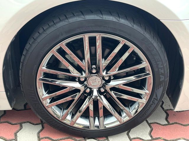 �y�����I�v�V����18�C���`�A���~�z�C�[���z�����I�v�V�����z�C�[���𑕒��B���s���\�̌���ɉ����A�O�ς����X�^�C���b�V���ɂȂ��Ă��܂��B