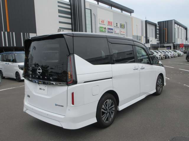 セレナ1.4 e-POWER ハイウェイスターV
