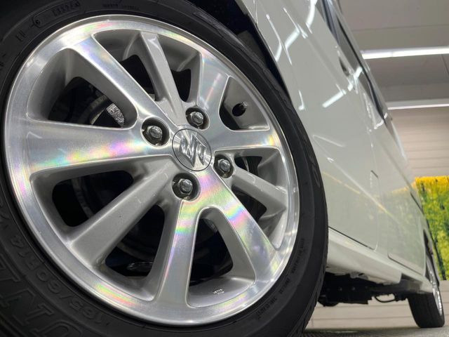 �y�����A���~�z�C�[���z�f�U�C�����̍��������A���~�z�C�[���𑕒����Ă���܂��B�e��ЊO�A���~�z�C�[����A�X�^�b�h���X�^�C�����戵�����Ă���܂��B���񂲑��k����������