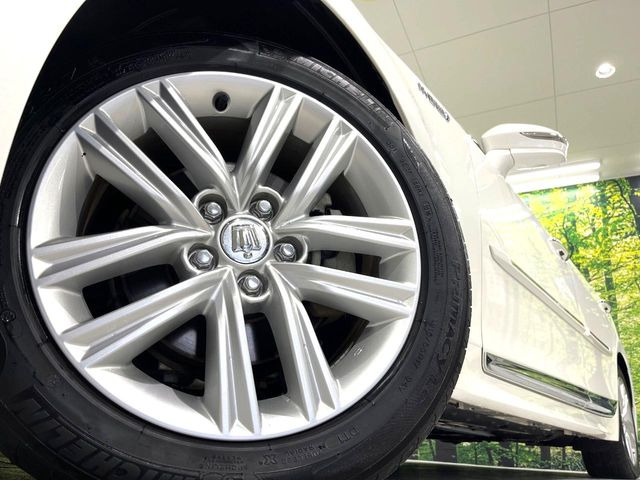 �y����17�C���`�A���~�z�C�[���z�O�ςɃ}�b�`���������A���~�z�C�[���𑕒����Ă���܂��B�e��ЊO�A���~�z�C�[����A�X�^�b�h���X�^�C�����戵�����Ă���܂��B���񂲑��k����������