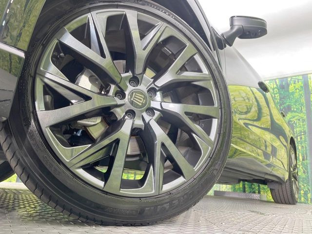 �y�����A���~�z�C�[���z�O�ςɃ}�b�`���������A���~�z�C�[���𑕒����Ă���܂��B�e��ЊO�A���~�z�C�[����A�X�^�b�h���X�^�C�����戵�����Ă���܂��B���񂲑��k����������