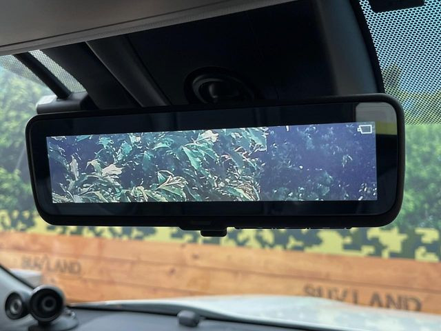 【レーダークルーズコントロール】高速道路での長距離走行が楽に!!自動で速度を保つクルーズコントロールが、衝突軽減システムと連携し、前方の車両を感知して車間を保つように速度調節してくれます!!