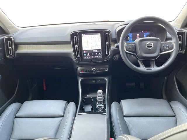 XC40ウルトラ B4 AWD 4WD