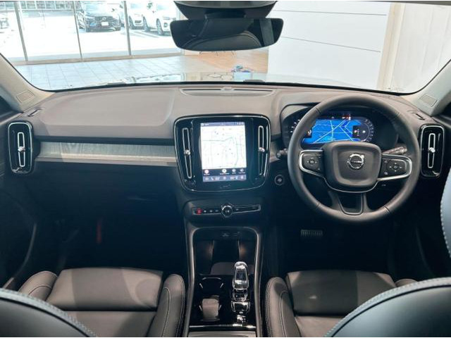 XC40ウルトラ B4 AWD 4WD