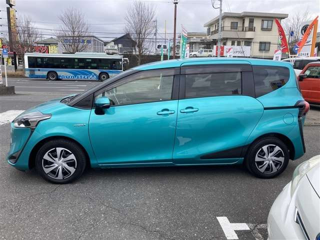 シエンタハイブリッド 1.5 G クエロ