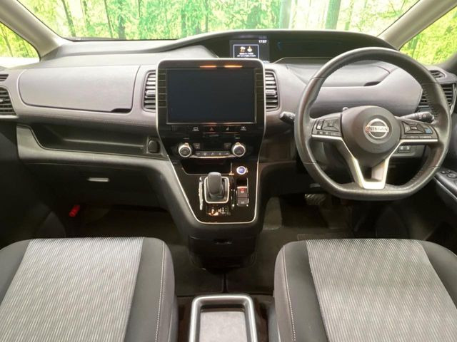 セレナ1.2 e-POWER ハイウェイスターV