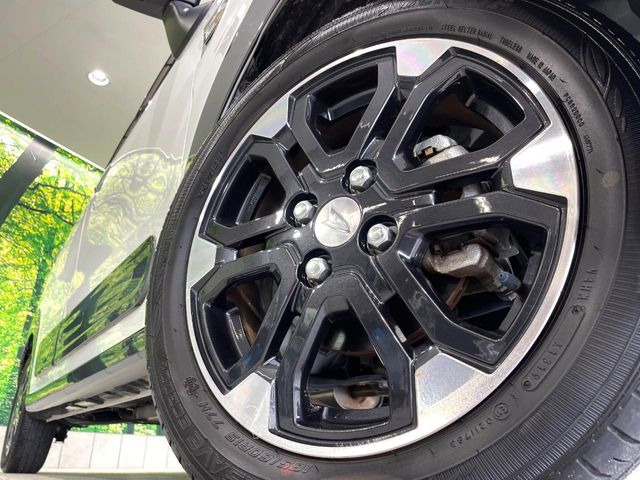 �y����15�C���`�A���~�z�C�[���z�O�ςɃ}�b�`���������A���~�z�C�[���𑕒����Ă���܂��B�e��ЊO�A���~�z�C�[����A�X�^�b�h���X�^�C�����戵�����Ă���܂��B���񂲑��k����������