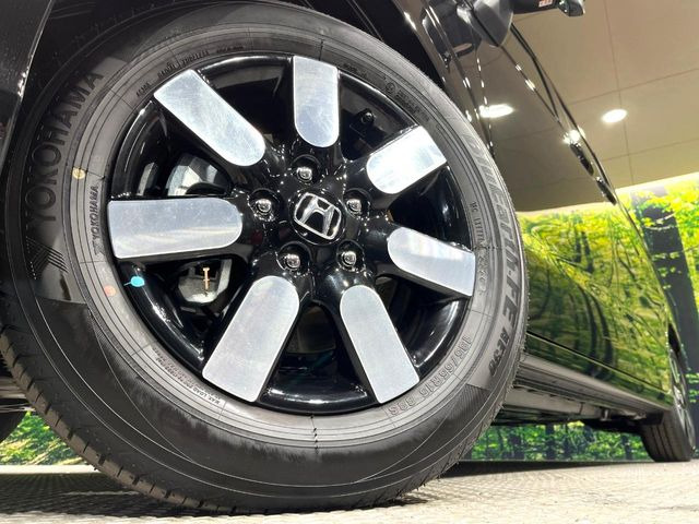 �y����15�C���`�A���~�z�C�[���z�O�ςɃ}�b�`���������A���~�z�C�[���𑕒����Ă���܂��B�e��ЊO�A���~�z�C�[����A�X�^�b�h���X�^�C�����戵�����Ă���܂��B���񂲑��k����������