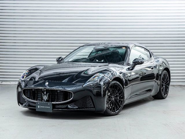 グラントゥーリズモ3.0 モデナ 4WD