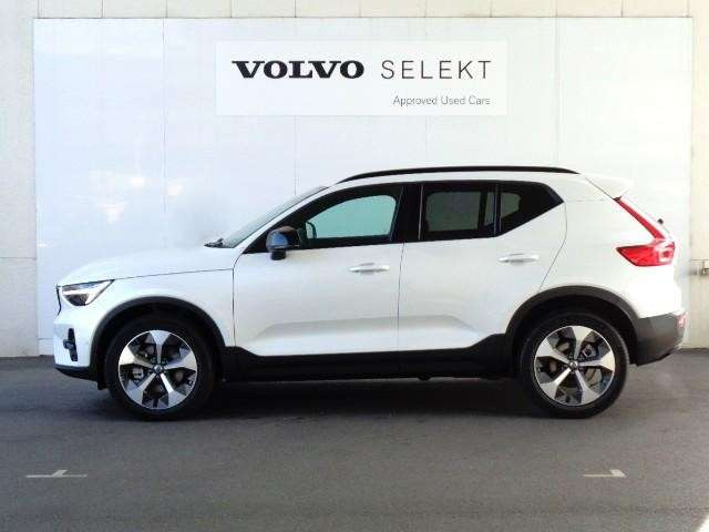 XC40ウルトラ B4 AWD ダークエディション 4WD